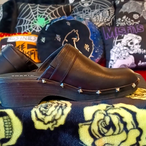 TORRID size 10 black studded clogs punk casual goth stud - Picture 3 of 9